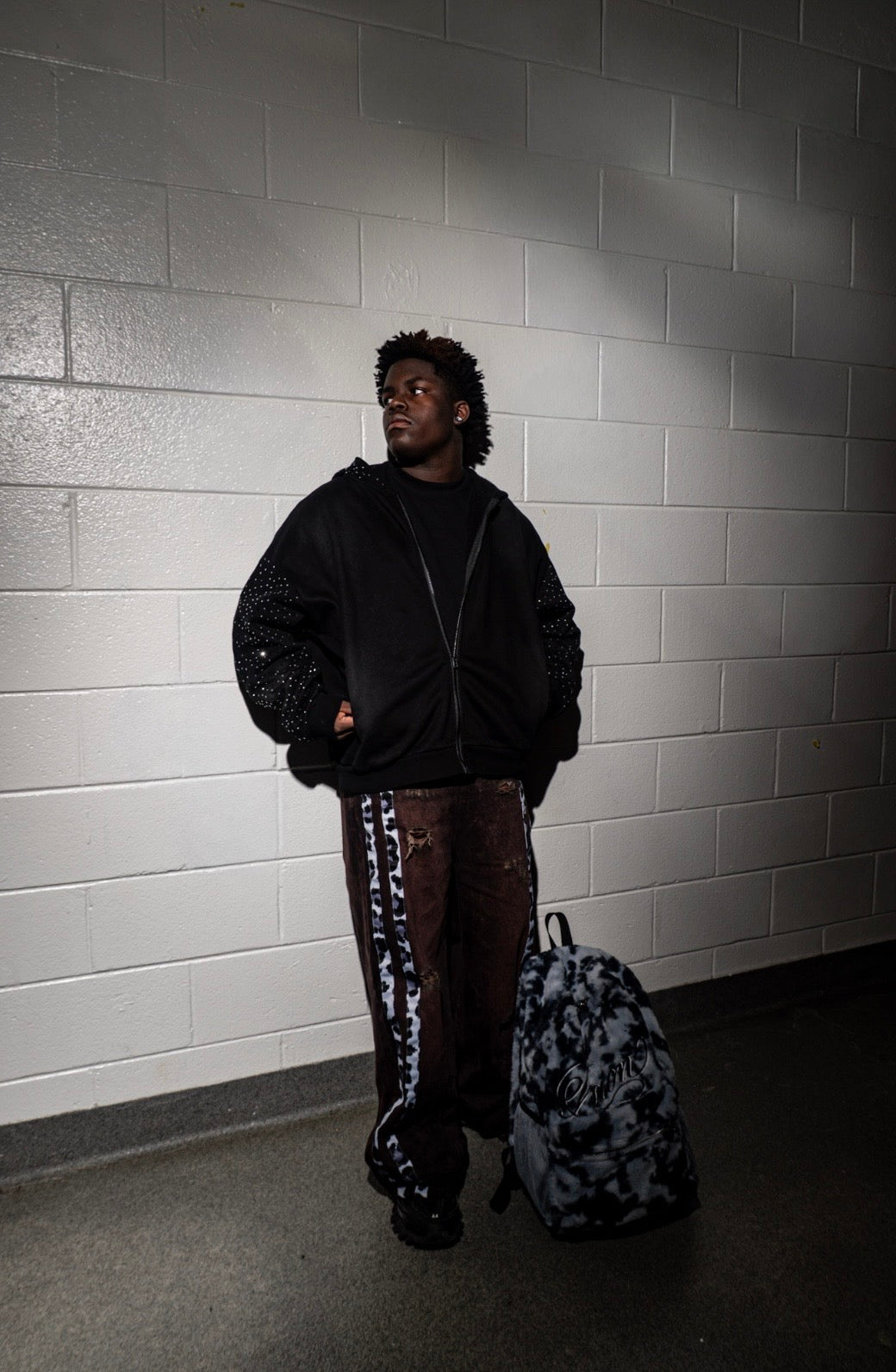 Distressed Wide-Leg Jeans – Brown Vintage Wash with Cheetah Side Stripes